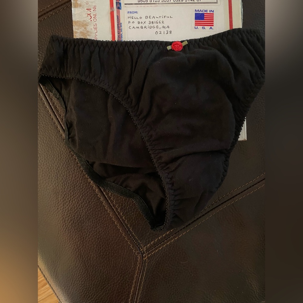 Hello Beautiful Black Signature Panty, size 3 (M) (brand new)